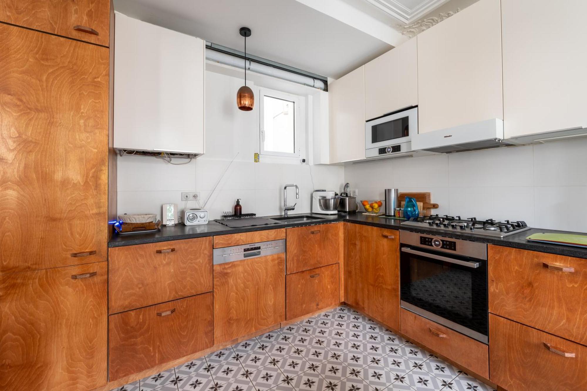 Spacious And Elegant 3bd Apartmentrochechouart Paris